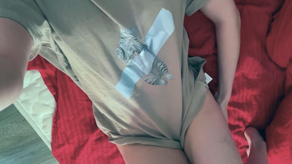 Oversized Tee Pixie Phone Glow - Cozy Bed Self-love Session