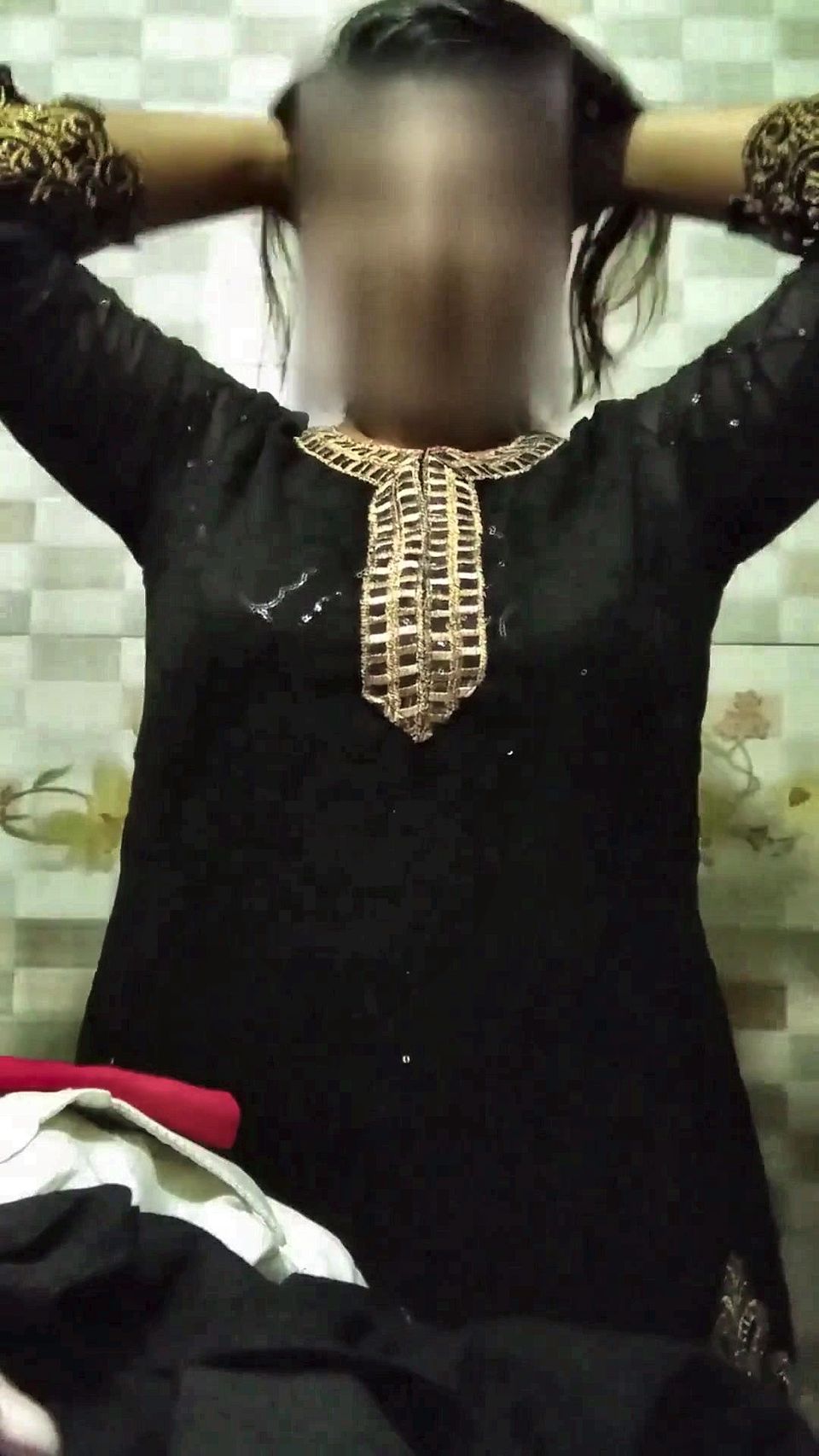 Big Boobs Girl Showing Armpit & Ass