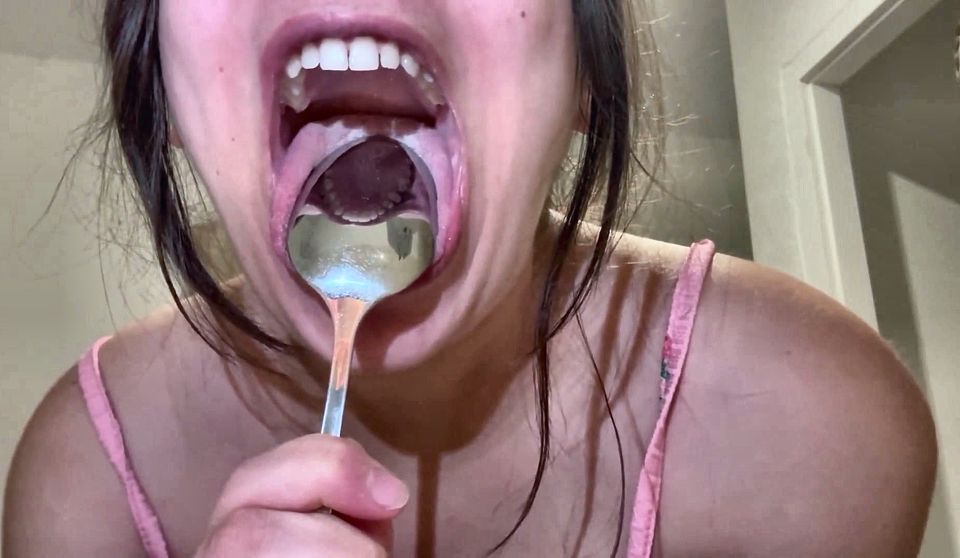 DIY Mouth Inspection Watch Me Open Wide Hold It for You