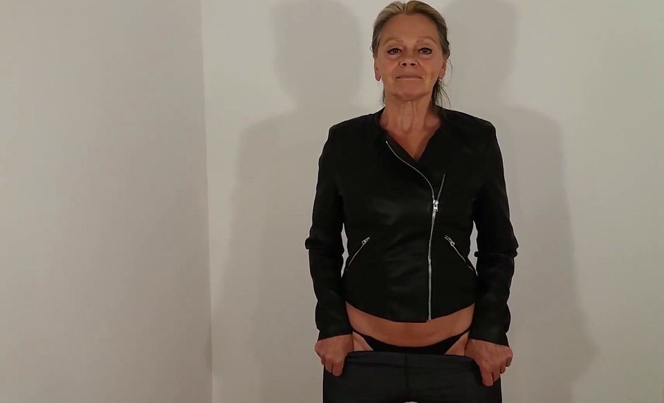 Hot Granny Wears Thongs and Leggings!