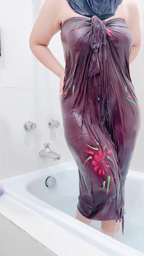 See big woman shower