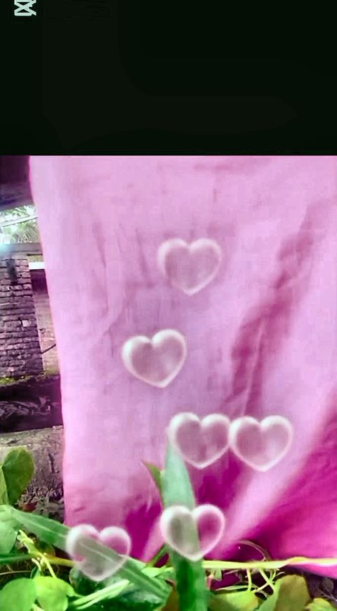 Beautiful girl is finggaring of out side.