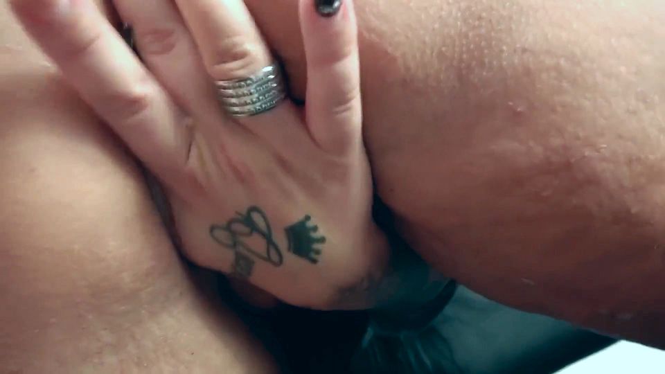 German pornstar AshleyCumstar craves for a young dick to fuck in Berlin! Flirt66