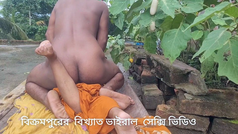 Famous viral sexy video from Bikrampur, Bangladesh.
