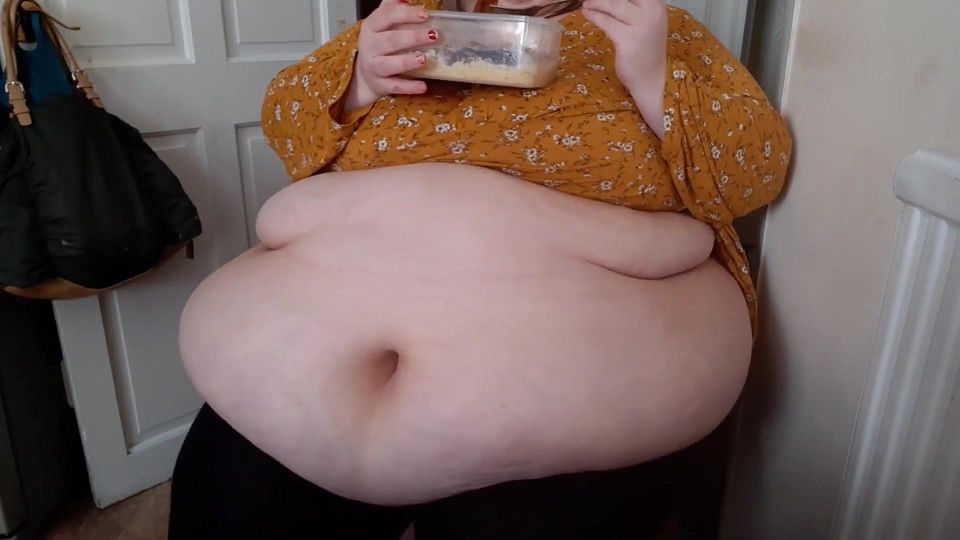 SSBBW big beautiful belly keeps growing
