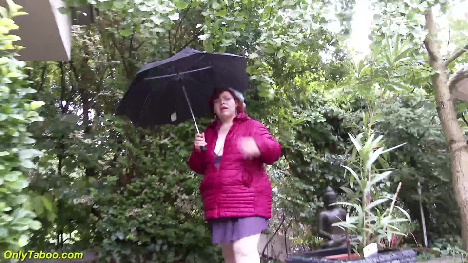 First Video of My Fat Masturbating Stepmom