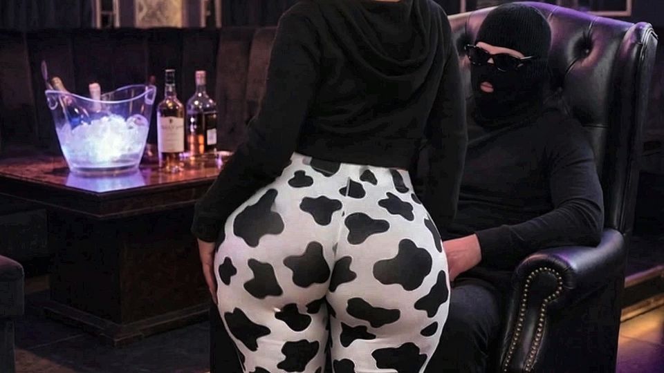 Big Ass Girl Twerking in Cow Print Leggings