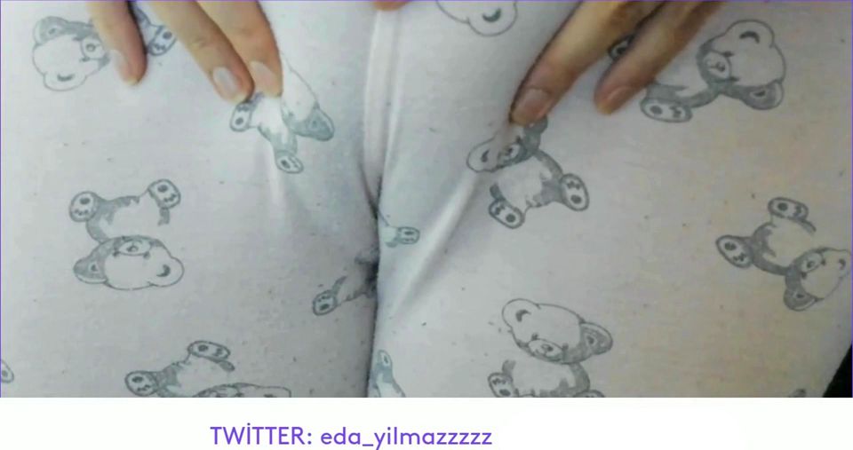 CAMELTOE- SWOLLEN PUSSY- MASTURBATE WITH PAJAMAS