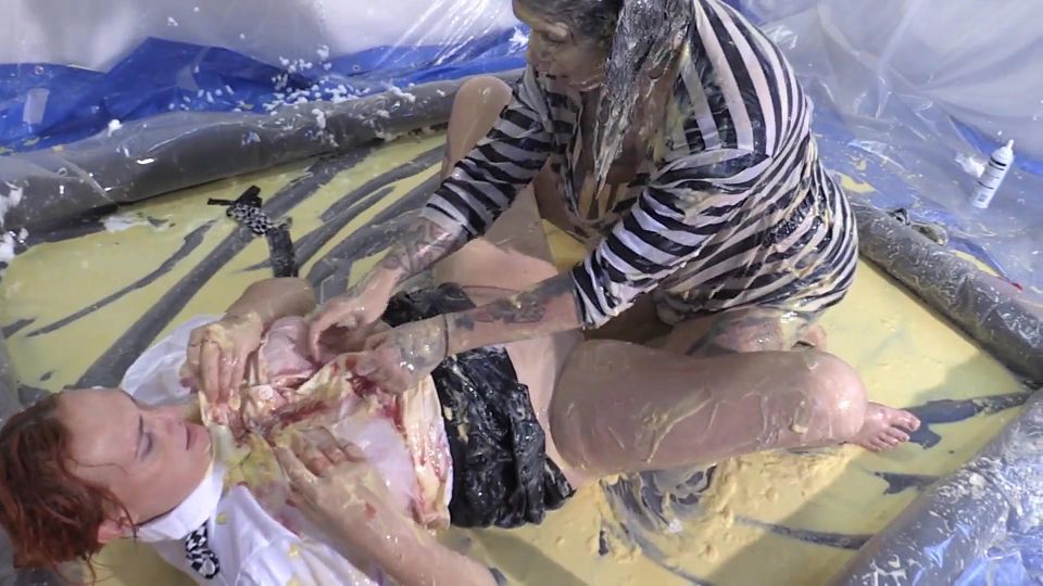 Convict Tallulah gets a sploshing punishment