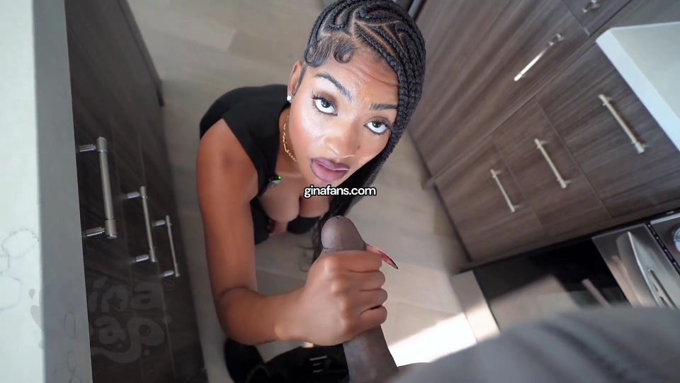 Young Hot Real Estate Agent Agreed to a Side Job