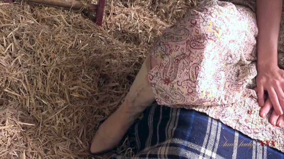 AuntJudysXXX - Horny MILF Housewife Lily Sucks Your Cock in the Barn