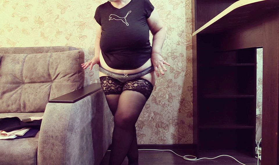 Shaking Big Butt in New Panties. a Mature Wife Tries on Big Panties.