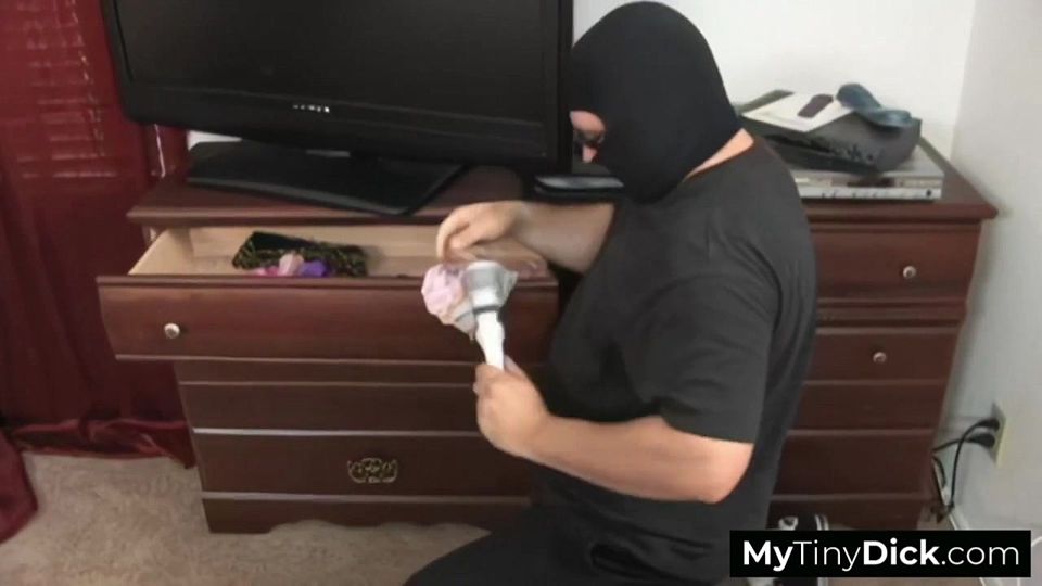 A creepy small dick encounter ends with a disappointing blowjob