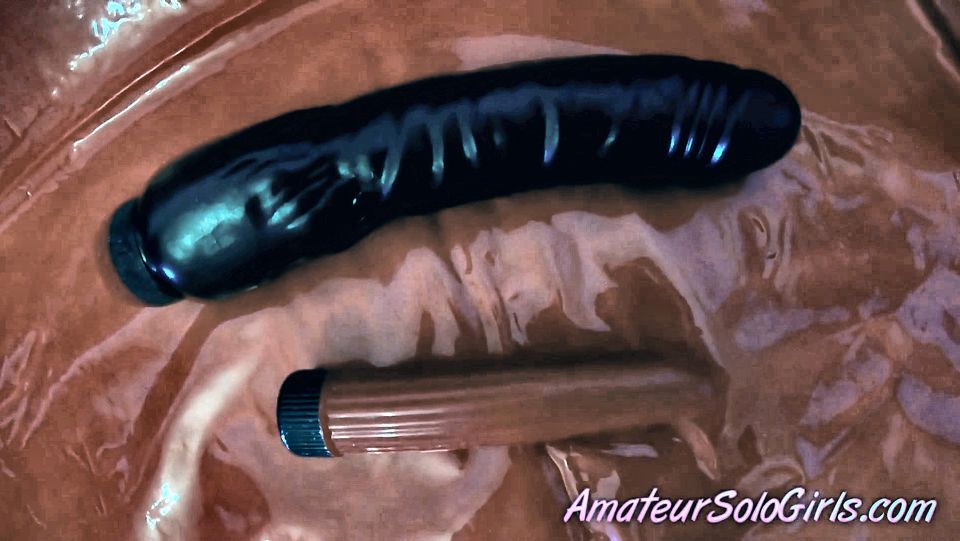 Double dildo masturbation