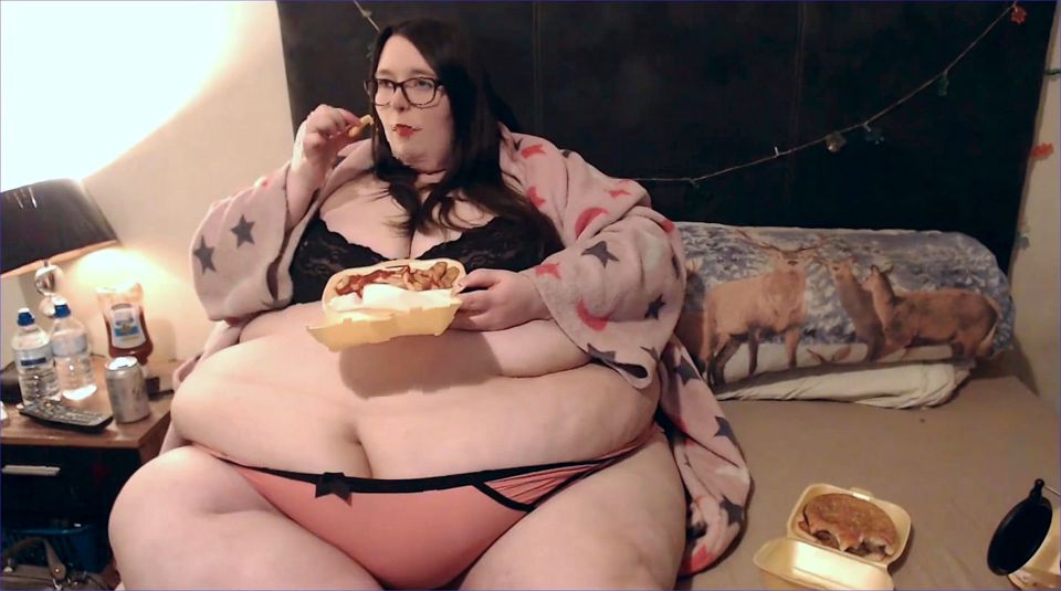 BBW SSBBW fast food eating in bed bra panty