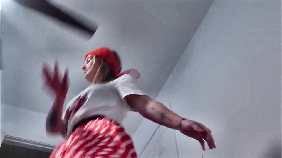 Peyton's Sultry '50s Giantess Fantasy 4K POV Tiny Thrills Await!