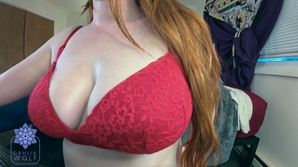 Big Titty Kissy Lips Bimbo