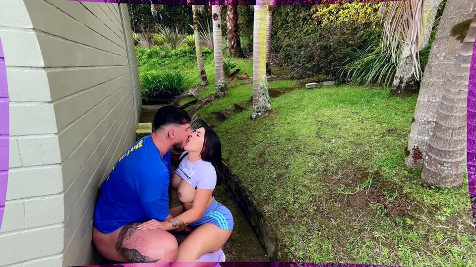 YOGA AFTERNOON IS INTERRUPTED BY A BIG COCK THAT PINKS MY ASS, FUCKS OUTDOORS - Savina oficial