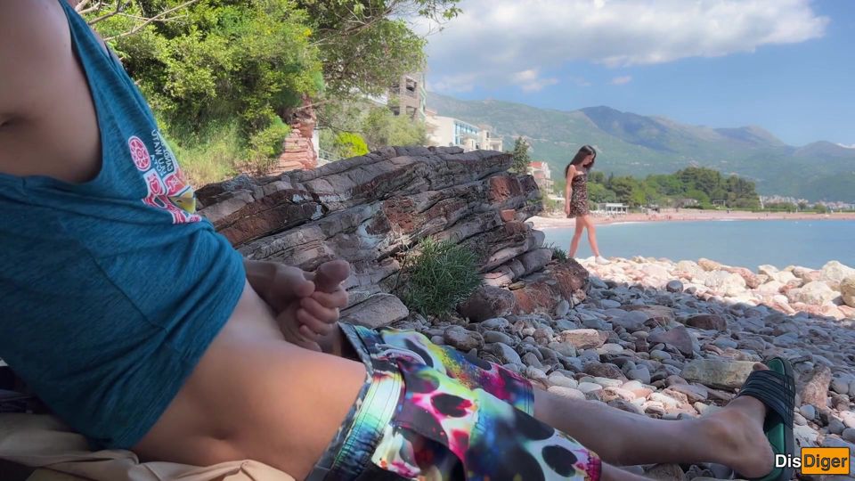 Dick Flashing on the Beach - Girl Saw My Cock and Helped Me Cum