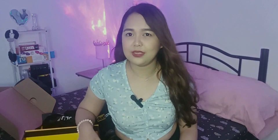 Unboxing My 25k Subscribers Gift From Pornhub