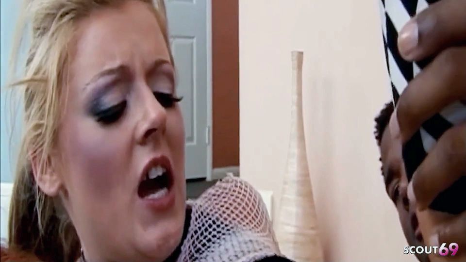 Blonde MILF Fucked to Orgasm in a BBC Threesome and Took a Cumshot