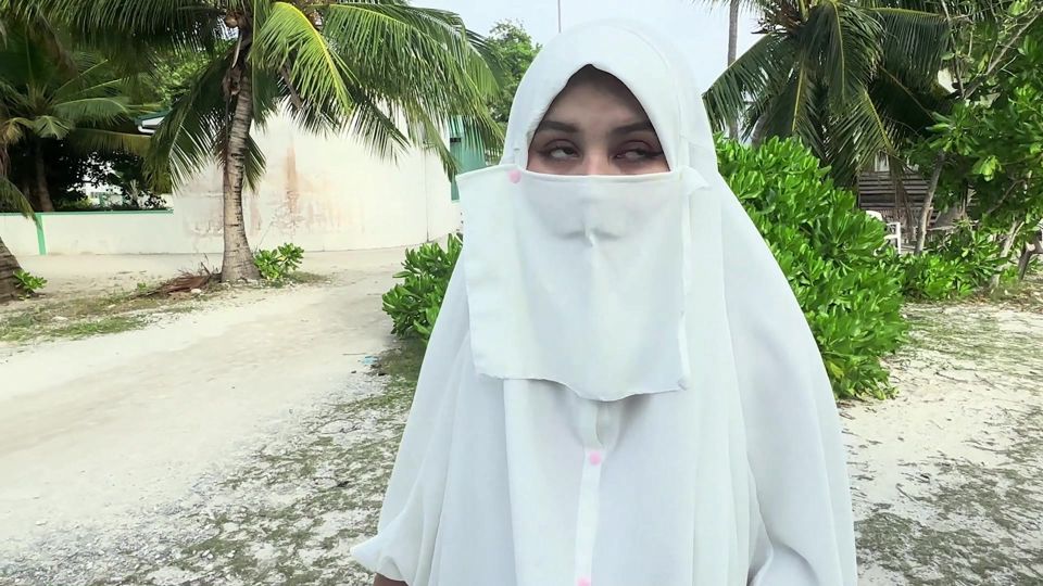 Girl in Burka Cum Walk and Public Pissing