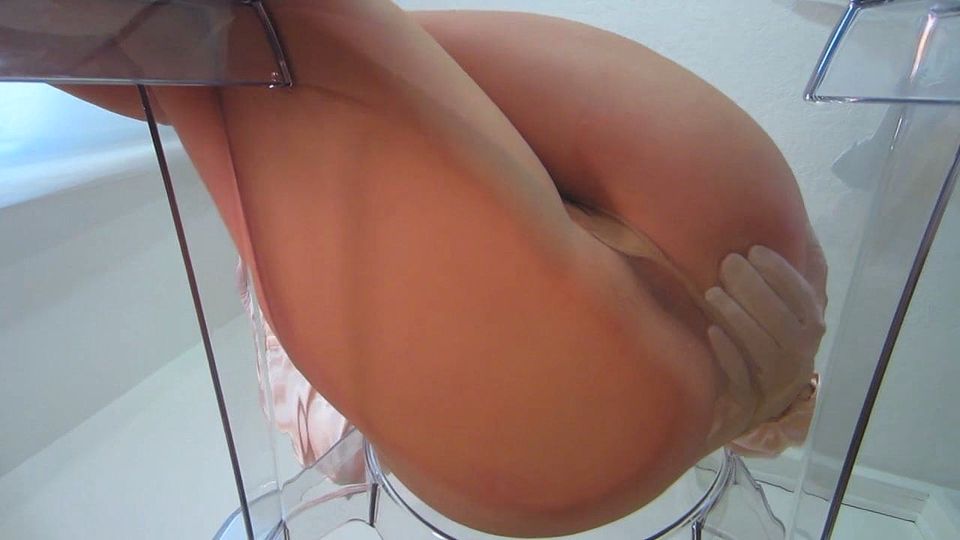 Dominant Diva teasing in shiny pantyhose