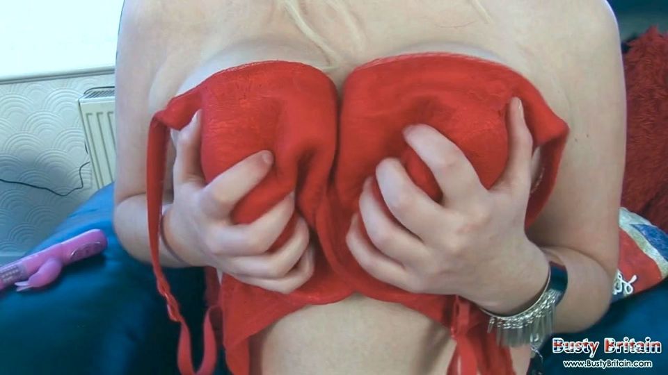 Big Boobs Vanity Fucks A Dildo