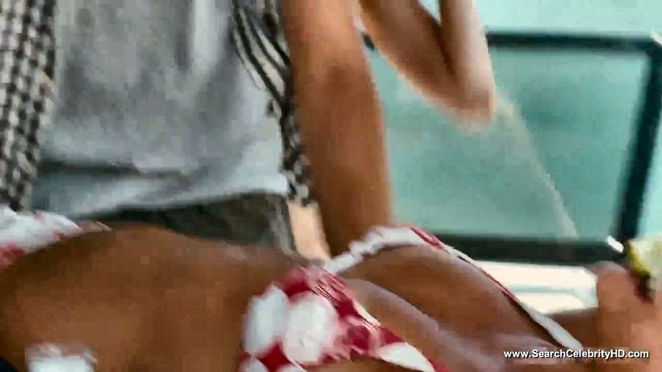 Kelly Brook & Jessica Szohr Nude & Sexy - Piranha - HD