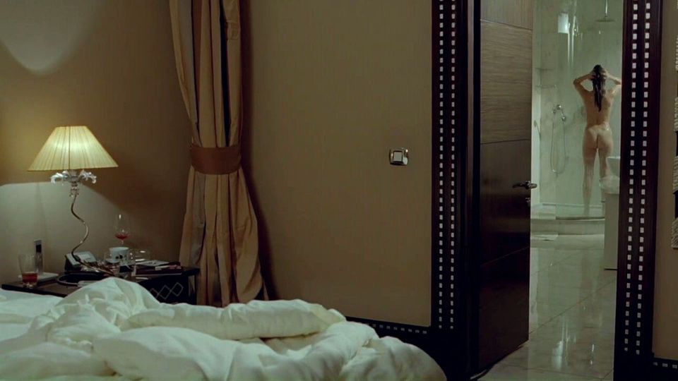 Natalia Avelon - Strike Back