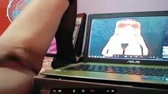 Sweetlizzy girl masturbating to Warcraft