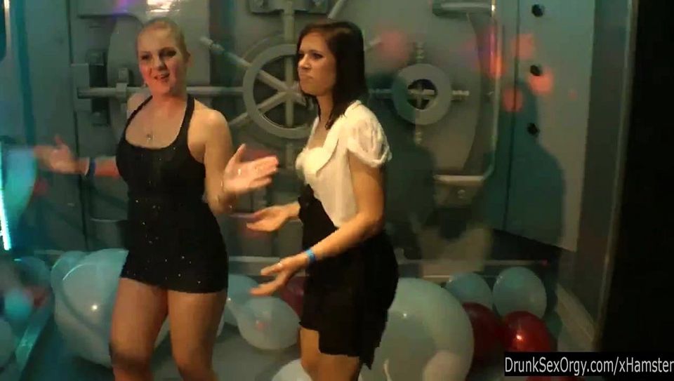 Nasty party chicks dancing