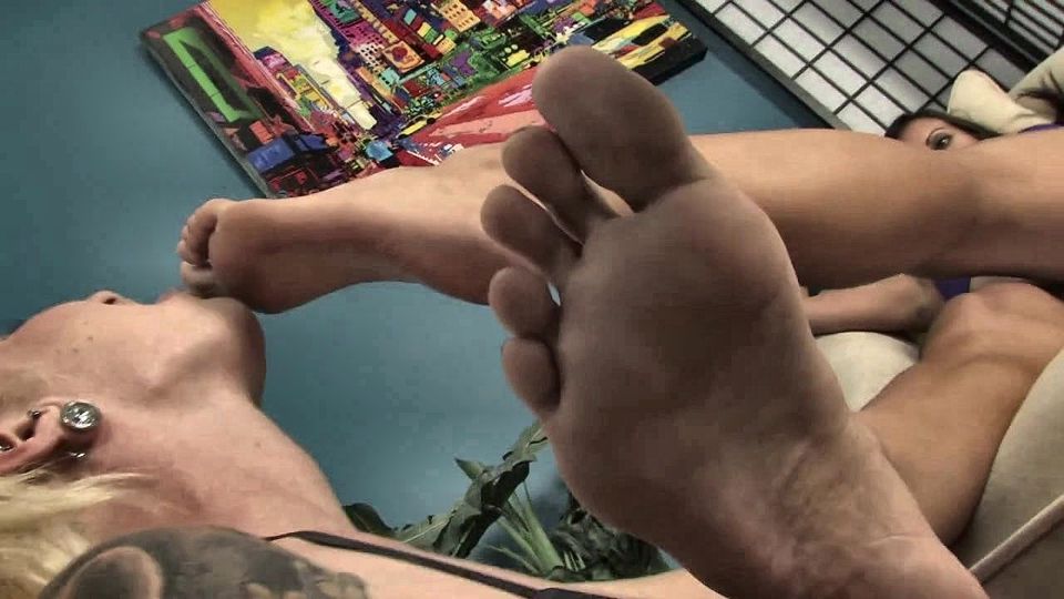 Mistress Leah - Femdom Foot Fetish