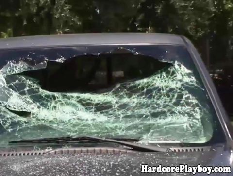 Angry babe goes down on dude to make up