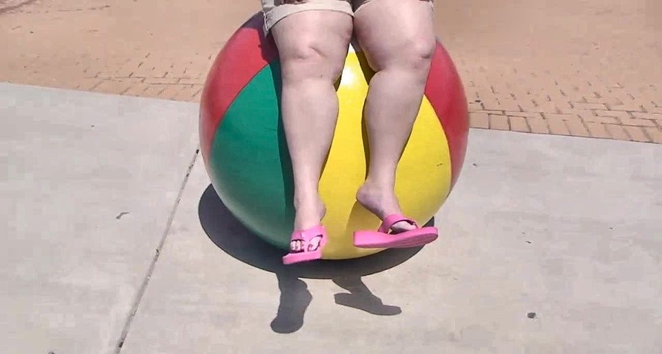 Beachball Flip-flop Dangle