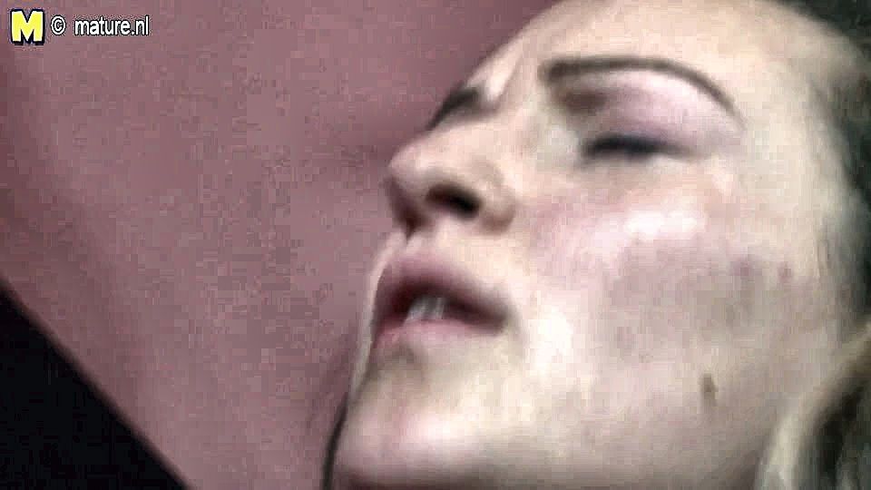 Hairy step mom fucks her young lesbian girl
