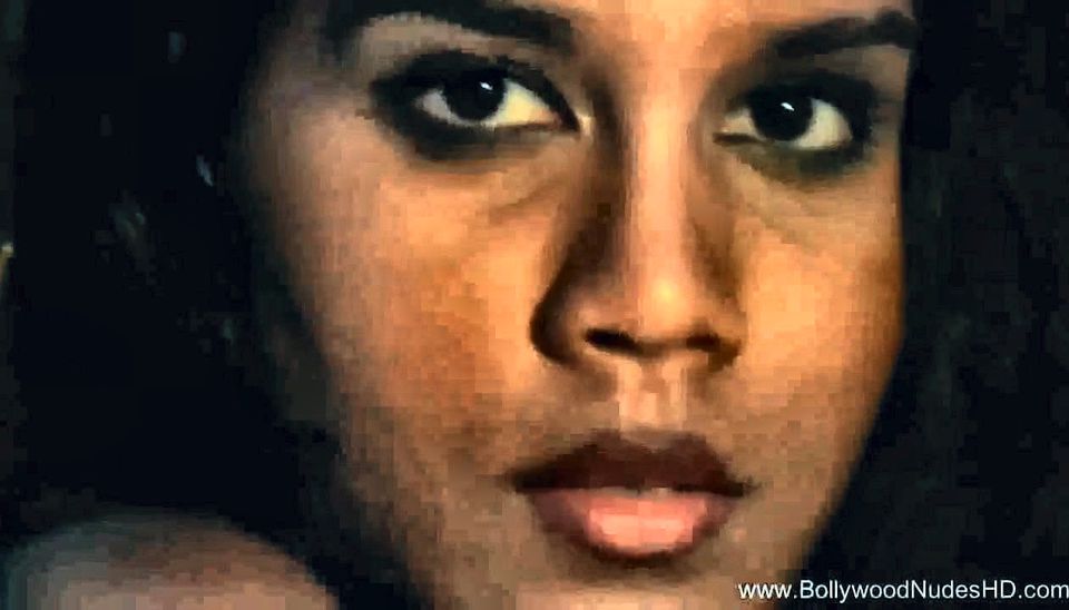 Bollywood Babe Plays For Our Pleasure