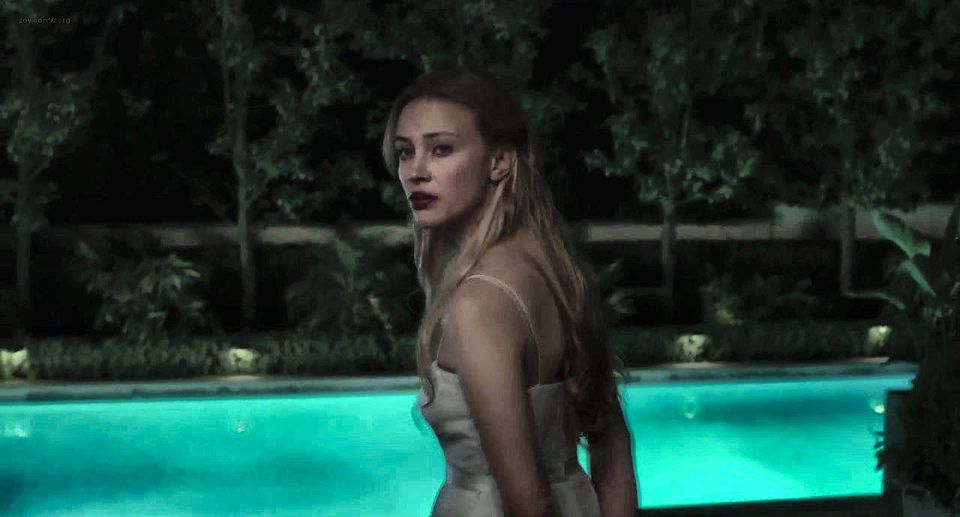 Sarah Gadon, Julianne Moore - Maps to the Stars