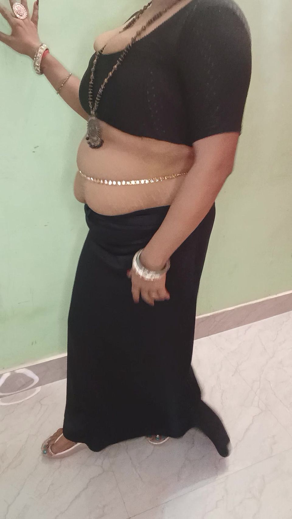 Indian bbw bhabhi dance and sex saree blouse clear hindi voice