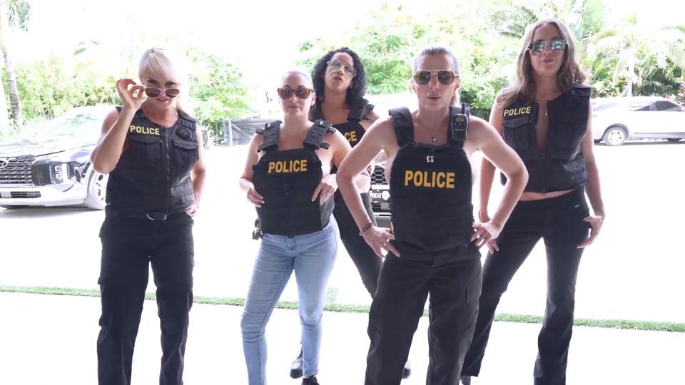 Cory Chase in Beatcops - Reverse Anal Gangbang