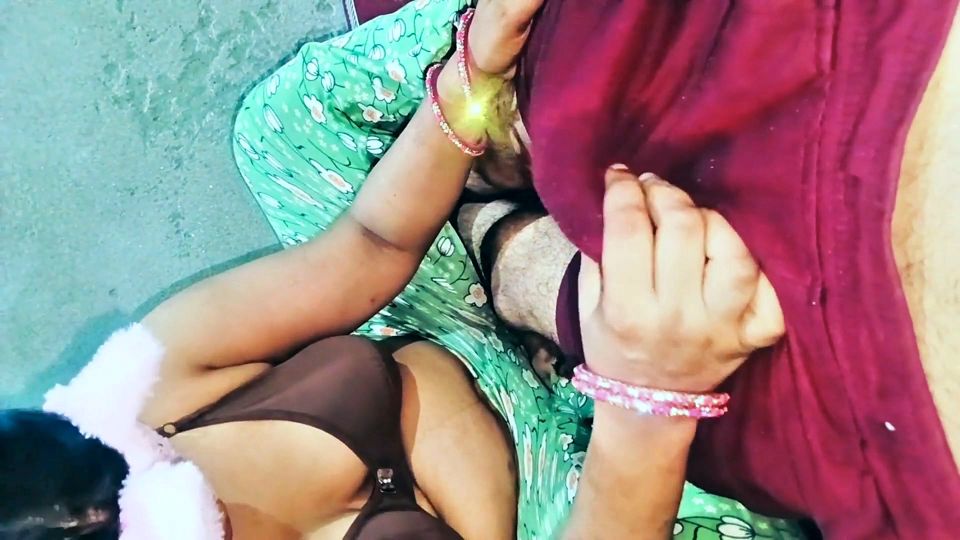Indian Bhabhi Tight Ass Hole Fucking Video Doggy Style Position with Clear Hindi Voice Moaning