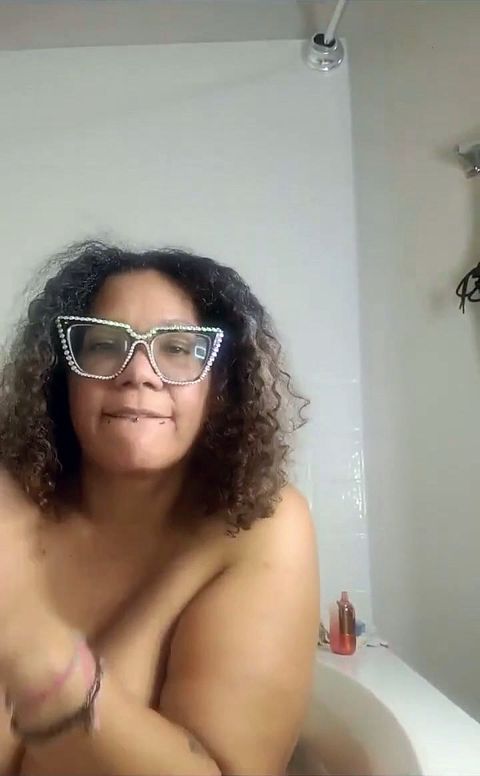 Going Live Chat with Me Whilst I Bathe