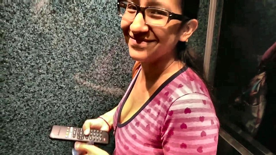 Mexican MILF Has Rich Sex With Pink Glasses And Platforms