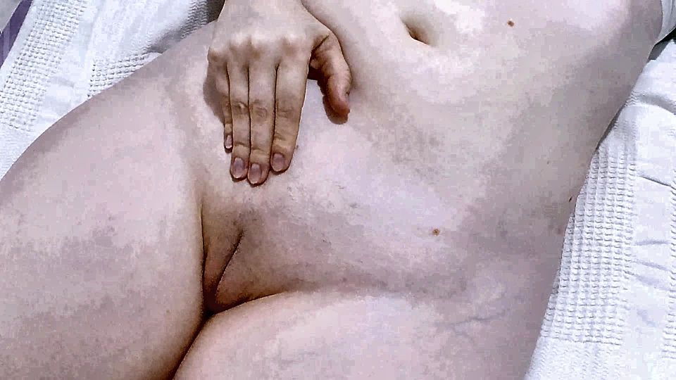 She showed me that her pussy was very wet, so I didn't hesitate to fuck her gently.