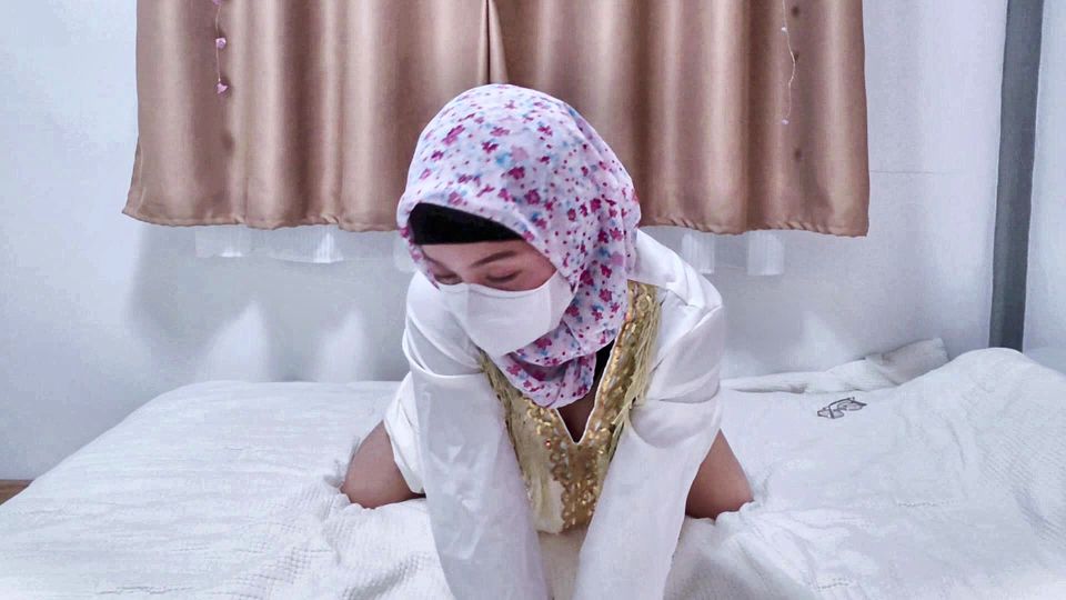 POV: Malaysian Hijabi Girl Teasing You With White Abaya Showing Off Her Big Booty