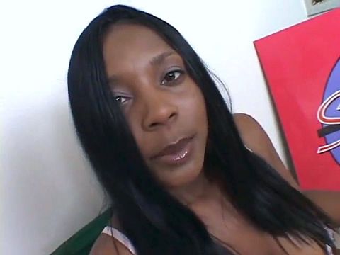 Cock sucking black girl Shawna loves to have her toes licked and jizzed on