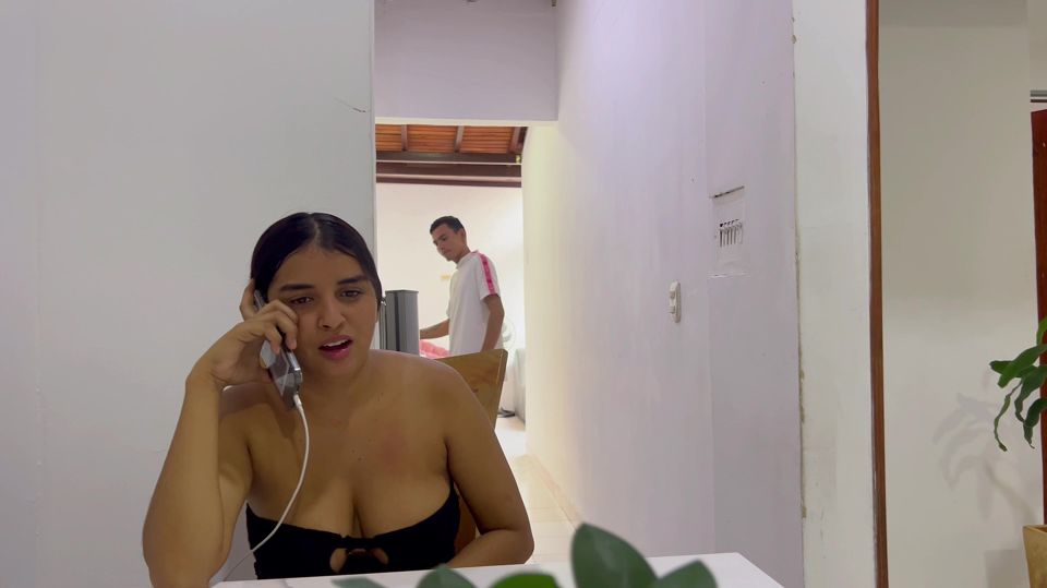 I discover my stepsister talking to another and I take the opportunity to fuck her in exchange for not saying anything