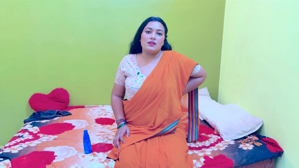 Step mammi ko message karke unka dard kam kia , mummi muh me leke jor jorse chosen lagi , Hindi Viral Video