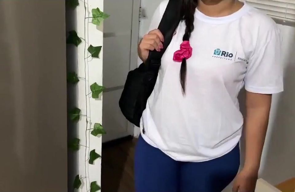 Student From Rio Sucking off Her Private Teacher at His House, Student Giving Lessons on How to Suck Cock