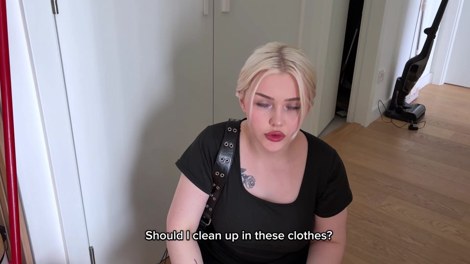 "I'm not a prostitute!" said the beauty from the cleaning, but she didn't mind fucking!